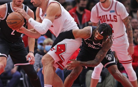 开云体育下载-关键时刻多伦多猛龙备战NBA常规赛，内部沟通细节曝光，气氛紧张，细节决定成败(19猛龙时期伦纳德纯享视频)